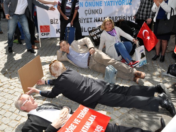 CHP'lilerden İlginç Eylem