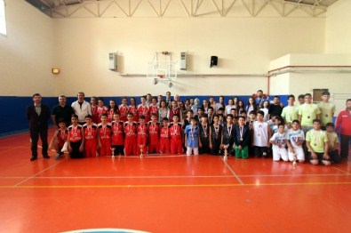 23 Nisan Orta Okullararası Basketbol Turnuvası Yapıldı