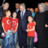 SÜLEYMAN KAHRAMAN - Ahıska Türklerinin 3. Kafilesi Erzincan'a Ulaştı