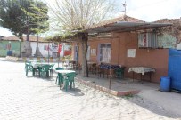 TATİL GÜNÜ - Asırlık Gelenek Nedeniyle Hafta Bir Gün Köyü Boşaltıyorlar