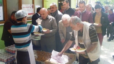 Bilecik'te Cuma Naması Sonrası Bin Kişiye Kutlu Doğum Aşı Dağıtıldı