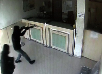 Çocukların PTT'de Pompalı Soygunu Kamerada