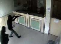 Çocukların PTT'de Pompalı Soygunu Kamerada