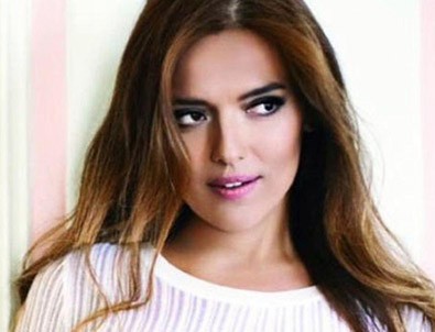 Demet Akalın'dan zehir zemberek 'Kutluay' cevabı