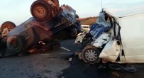 ASKERİ ARAÇ - Hırsızların Minibüsü Askeri Araca Çarptı Açıklaması 1 Ölü, 1 Yaralı