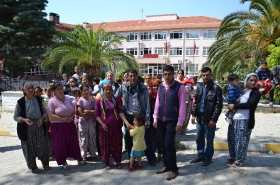 Kuyucaklı Romen Vatandaşlardan Yardım Tepkisi