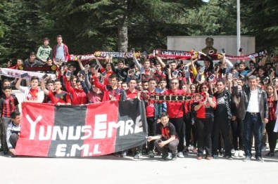 Liselilerden Eskişehirspor'a Destek