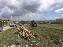 TOPHANE - Muhtar'dan Park Ve Halı Saha Teşekkürü