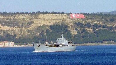 Rus Askeri Gemisi Çanakkale Boğazı'ndan Geçti