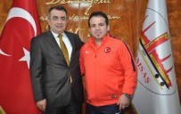 TAHA AKGÜL - Şampiyon Engelli Güreşçiden, TÜDEMSAŞ'a Ziyaret