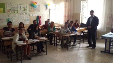 Suruç'ta Suriyeli Öğretmenler Türkçe Öğreniyor