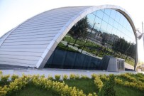 VEHBİ KOÇ VAKFI - Yarı Olimpik Kapalı Yüzme Havuzu Hizmete Hazırlanıyor