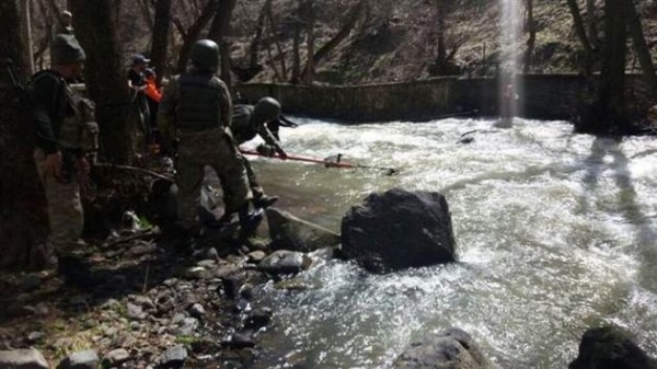 Asker Muş Mengel Deresi'nde silah aradı