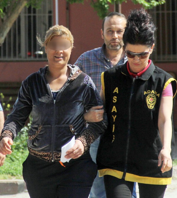İlişki vaadiyle kandırıp gasp etti