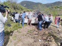 Balıkesir'de Başhekimin Kullandığı Araç Kontrolden Çıkarak Bariyerlere Çarptı Açıklaması 5 Yaralı