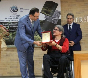 İplerle Renkleri Buluşturan Ressam Yeşil, 35. Sanat Yılını Kutladı