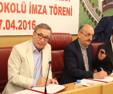 Bakan Müezzinoğlu, Tekirdağ Şehir Hastanesi'nin Protokolünü İmzaladı