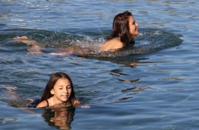 Dünyaca Ünlü Manken Lara Surol Deniz Sezonunu Bodrum'da Açtı