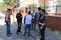 OKUL KIYAFETİ - Edremit Polisi Okul Çevrelerinde Göz Açtırmıyor