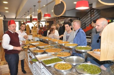 Fıstıkzade 15. Şubesini Başkentte Katmer Ve Baklava Şovuyla Açtı.