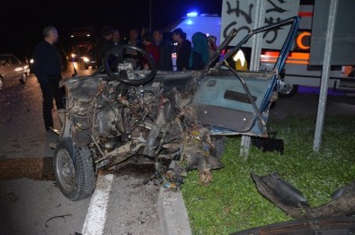 İkiye Ayrılan Otomobilden Burunları Kanamadan Çıktılar