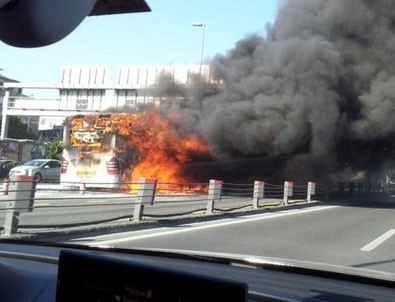 İstanbul'da metrobüs yangını