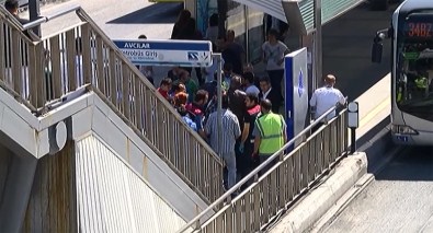 Metrobüsteki Şüpheli Paketten Termos Çıktı