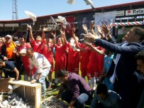 TUNCAY ŞANLI - Sınır kentte dostluk maçı