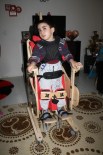 TEMİZLİK GÖREVLİSİ - 5 Yaşındaki Mustafa'nın Yürüyebilmesi İçin Tedavi Süreci Başladı
