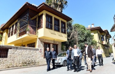 Başkan Uysal'dan Kaleiçi Trafiğe Kapatılsın Çağrısı