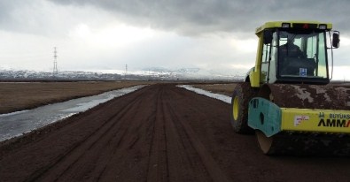Büyükşehir, Yol Güvenliği İçin Beton Oto Korkuluk Yapıyor