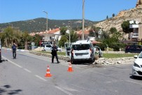 Foça Ve Menemen'de Kaza Açıklaması 1 Ölü, 4 Yaralı