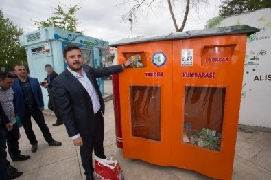 Genç Girişimciler Kurulu'ndan 'Kitap Ve Oyuncak Kumbarası'