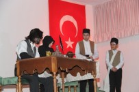 ŞEHİR TİYATROSU - 'İstiklâl Mecmuası Çanakkale' Tiyatrosu Ayakta Alkışlandı