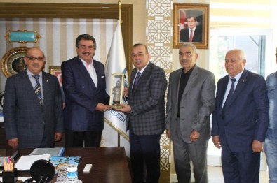 KONESOB'dan Başkan Kale'ye Ziyaret