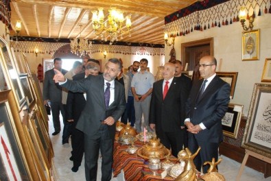 Üniversitenin Resim Sergisi Sanatseverlerle Buluştu