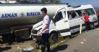 İLK YARDIM - Osmaniye'de yolcu minibüsü tankere çarptı: 3 ölü, 11 yaralı
