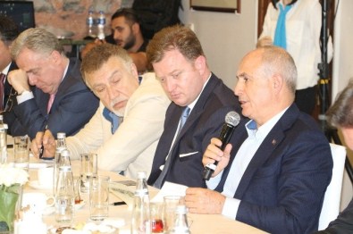 Akgün Açıklaması 'İstanbul'un Ulaşım Ve Kentsel Dönüşüm Sorunları Siyasallaşmadan Çözülmeli'