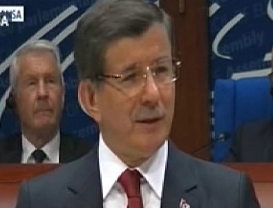 Davutoğlu'ndan Ertuğrul Kürkçü'ye süper kapak