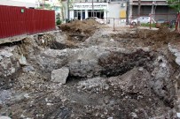 TEMEL KAZISI - Cami Tuvaleti İnşaatında Tarihi Duvar Bulundu