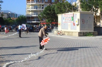 Çocuklar İçin Düzenlenen Uçurtma Şenliğinde Büyükler Çocuklardan Daha Çocuk Çıktı