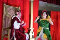 ŞEHİR TİYATROSU - Dursunbey'de Kralın Diş Ağrısı Tiyatrosu Sergilendi