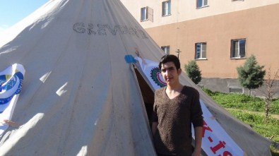 Ergani'de İşten Çıkarılan 14 İşçi Açlık Grevine Başladı