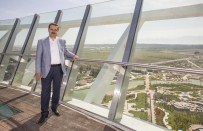 BÜYÜKELÇİLER - Hazırları Yerinde İnceledi, Kuleye Çıkan İlk Bakan Oldu