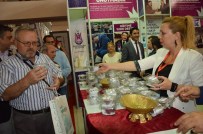 İSMAIL ÇORUMLUOĞLU - Şehzadeler Belediyesi Standına Büyük İlgi