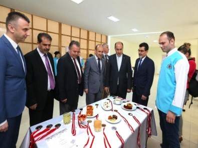 Üniversiteli Şeflerin Madalyalı Lezzetleri Görücüye Çıktı