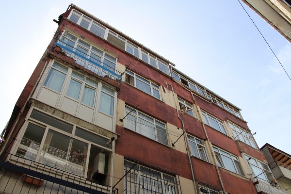 Hırsızlık için girdi binada parmağını bıraktı!