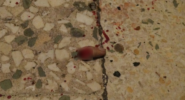 Hırsızlık için girdi binada parmağını bıraktı!