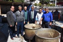 İSABEYLI - İsabeyli Mahallesinde Belediye Çalışanları Keşkek Hayrı Düzenledi