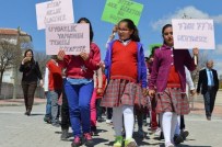 KıLıÇKAYA - Kulu'da Öğrenciler Kitap Dağıttı